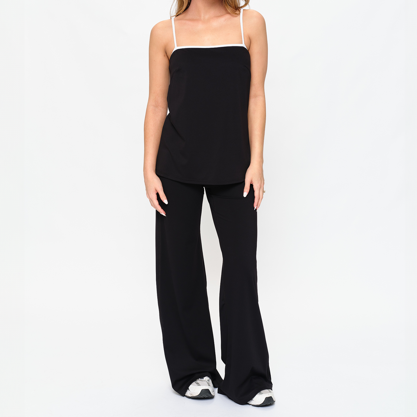 JULIA Black Loose 90s Tank